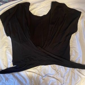 Lululemon SZ 8" Its a Tie Short Sleeve" Convertible Wrap Crop Tee